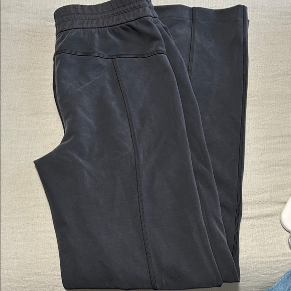 Lululemon Black Softstreme High Rise Pant Size 8 - Picture 4 of 8
